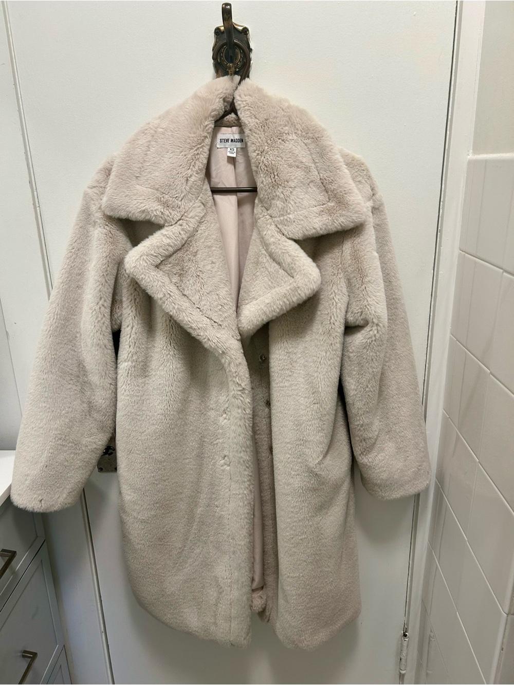 Steve Madden Emery Coat Beige Faux Fur | Long | Size XS - Picture 2 of 9
